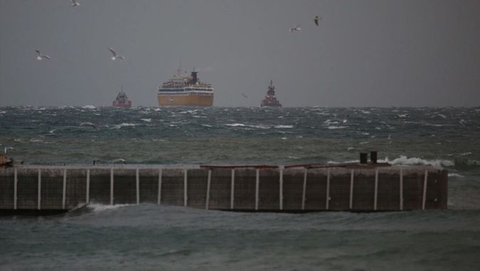Çanakkale Boğazı, bazı gemi geçişlerine kapatıldı