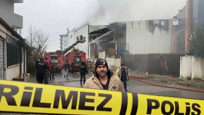 Ataşehir&#039;de iş yeri yangını! Çok sayıda ekip müdahale etti