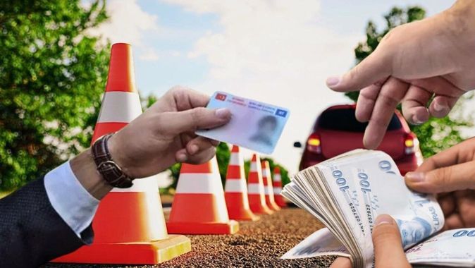Ehliyet sahipleri dikkat! İçişleri Bakanlığı’ndan tarihi uyarı geldi: Bunu yaptırmayan sürücülere 4 bin TL para cezası kesilecek