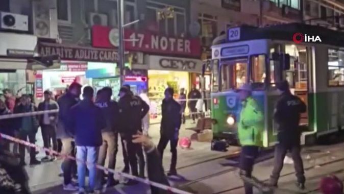 Kadıköy&#039;den kahreden haber: Yaşlı kadın torununu kurtarmak isterken tramvayın altında kaldı