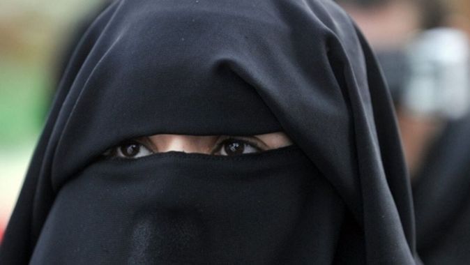 Suudi Arabistan&#039;da kadınların çarşaf giymesi kaldırıldı mı?