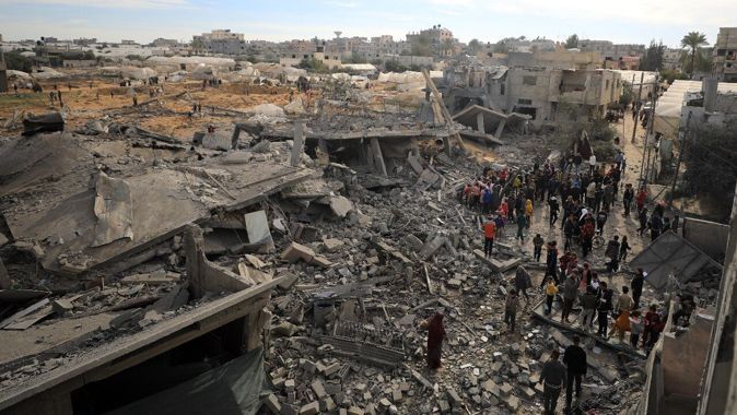 İsrail’den Refah’a şantaj bombardımanı