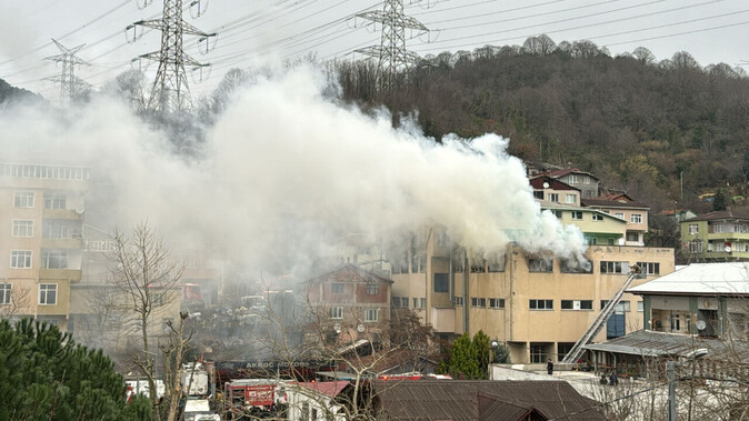 Beykoz&#039;daki 3 bin metrekarelik fabrikada korkutan alevler