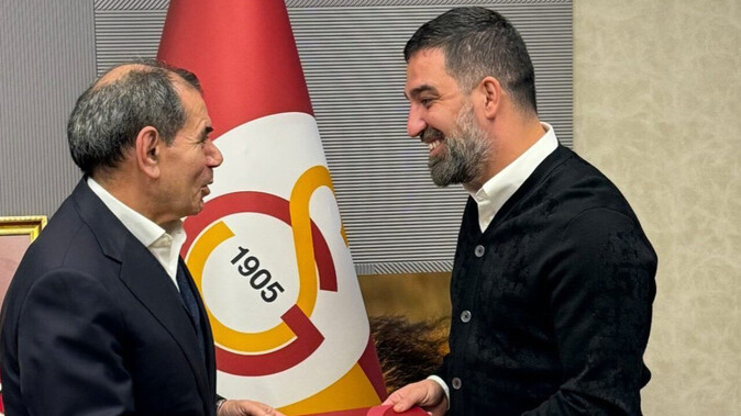 Arda Turan&#039;ın Galatasaray hayali gerçekleşti! Mazbatasını Dursun Özbek&#039;ten aldı