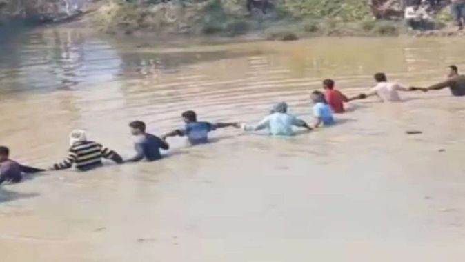 Traktör gölete devrildi, 8&#039;i çocuk 15 kişi hayatını kaybetti