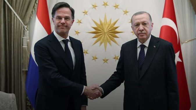 Seçim devam ederken Erdoğan&#039;dan diplomatik temas: Hollanda Başbakanı Rutte ile görüştü