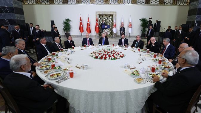 Cumhurbaşkanı Erdoğan, Numan Kurtulmuş&#039;un Meclis&#039;teki iftar programına katıldı