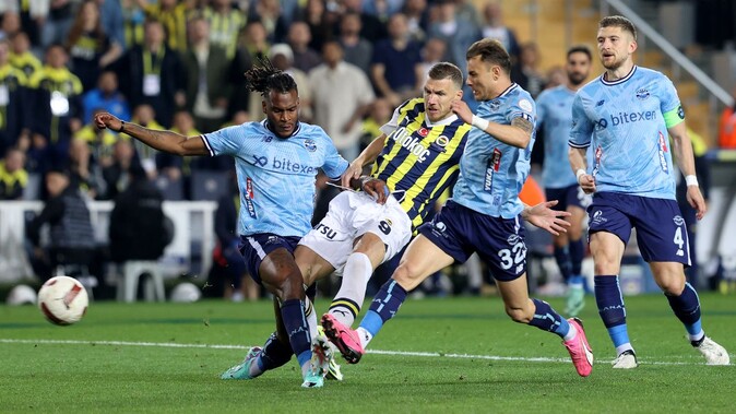 Kadıköy&#039;de 6 gol! Fenerbahçe - Adana Demirspor maçı nefes kesti