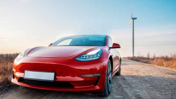Düşük fiyatlı elektrikli araç Tesla planı şimdilik iptal oldu