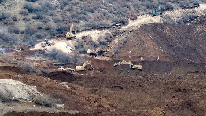 Erzincan&#039;daki maden faciasında yeni gelişme! Toprak altındaki madencilerden birine ulaşıldı