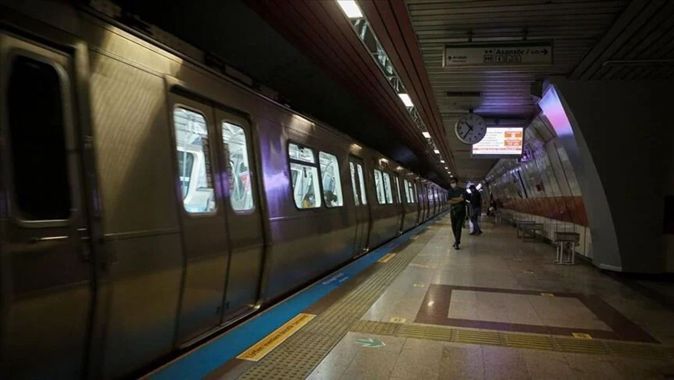 Metro Kadir Gecesi&#039;nde sabaha kadar çalışacak İstanbul gece metrosu
