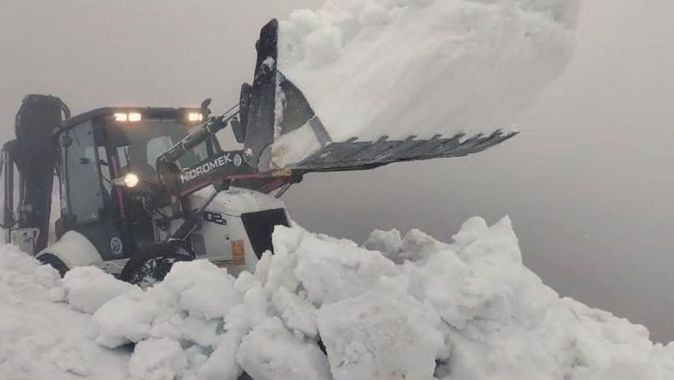 Giresun’da nisan ayında kar sürprizi! Kalınlığı 2 metreyi buldu