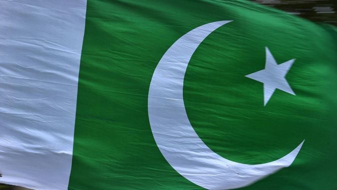 Pakistan&#039;da katliam gibi kaza: 17 ölü, 16 yaralı