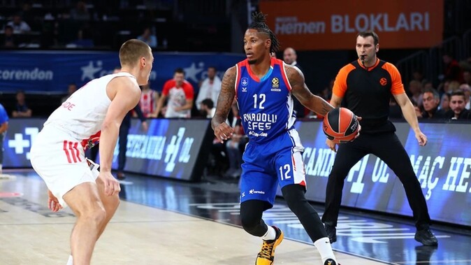 THY EuroLeague&#039;de Play-In&#039;i garantiledi! A. Efes Sırp rakibi Kızılyıldız&#039;ı farklı yendi