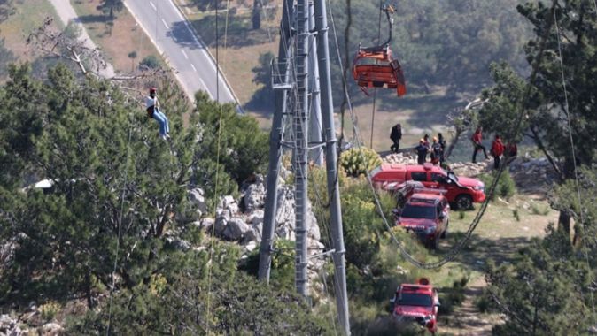 Antalya&#039;daki teleferik kazasında mahsur kalan 155 kişi kurtarıldı