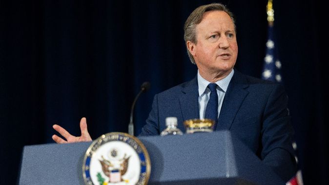 İngiltere Dışişleri Bakanı David Cameron&#039;dan İsrail&#039;e tansiyonu düşürme çağrısı