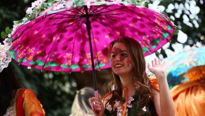 13-21 Nisan tarihlerinde düzenlenen Adana Portakal Çiçeği Festivali&#039;ne Haluk Levent, Mert Demir gibi isimler sahne alıyor