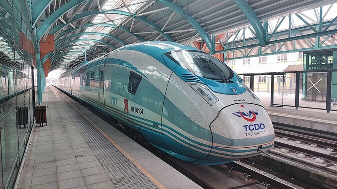 İstanbul-Sivas aktarmasız yüksek hızlı tren seferleri 7 saat sürüyor