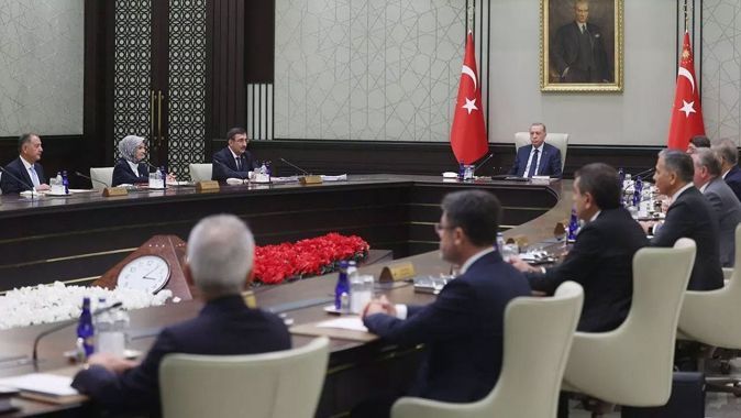‘Şatafatlı’ görüntüler MKYK masasında! Erdoğan’ın teşkilatı uyarması bekleniyor