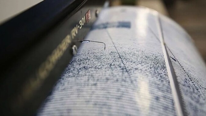 İzmir&#039;de korkutan deprem! İlk verileri AFAD açıkladı