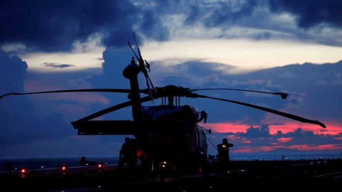Japon donanmasına ait 2 helikopter düştü: Bir kişi ölü bulundu