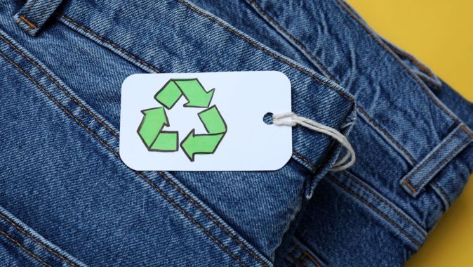 Plastik atıklardan üretilen kot pantolonlar insan sağlığı açısından zararlı