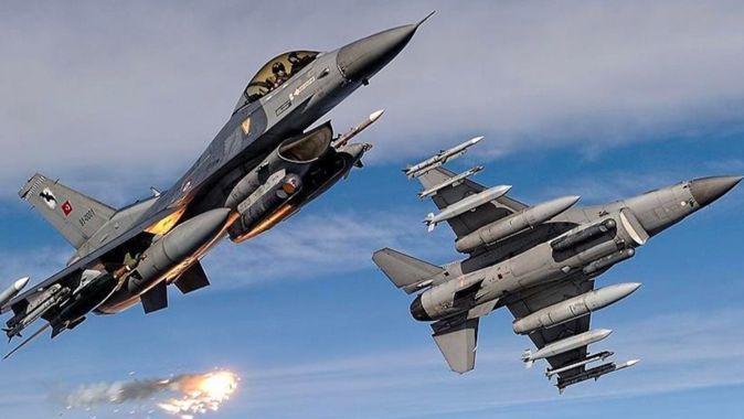 ABD test etti: Yapay zekalı F-16 mı pilot kontrolündeki F-16 mı?