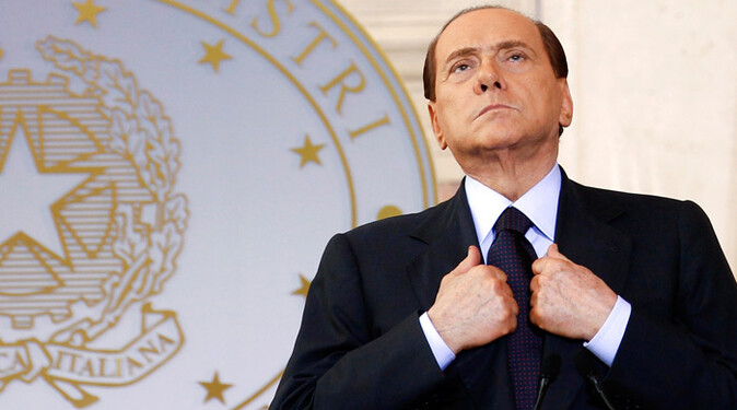 Berlusconi siyasetten çekilmiyor