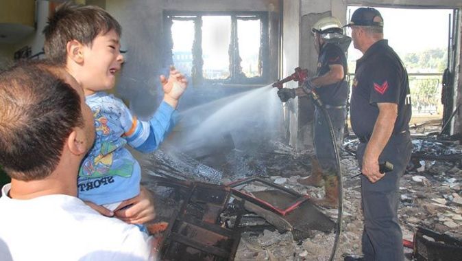 Çakmakla oynayan çocuk evi yaktı