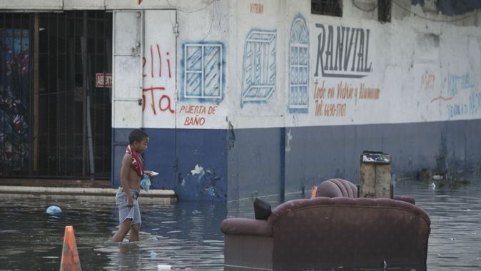 Panama&#039;da 6500 kişi evsiz kaldı