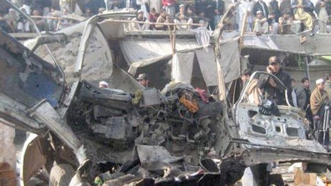 Pakistan&#039;da otobüste patlama: 4 ölü, 40 yaralı 