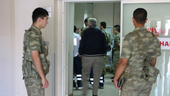 Erzincan&#039;da askere mayınlı tuzak: 2 yaralı