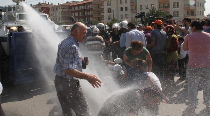 Ankara&#039;da gecekondu yıkımında arbede