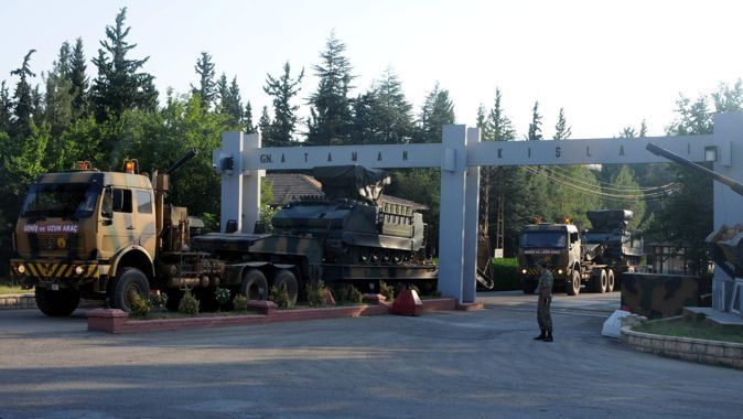 Kilis&#039;e askeri araçlar sevk ediliyor