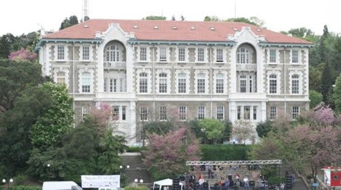 Boğaziçi Üniversitesi&#039;nde kedi köpek katliamı!