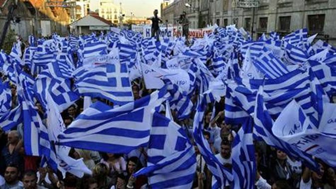 Yunanistan&#039;da gençler ülkeden kaçmak istiyor