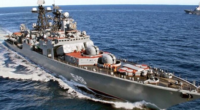 Çanakkale Boğazı&#039;ndan Rus savaş gemileri geçti