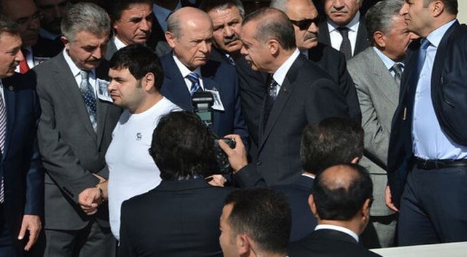Başbakan Erdoğan ile Devlet Bahçeli, tokalaşmadı