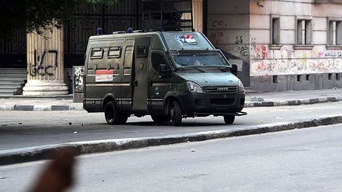 Mısır&#039;da askeri birliğe saldırı, 2 yaralı