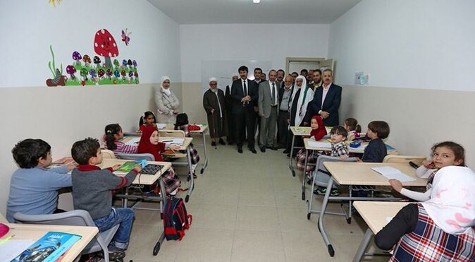 Suriyeli çocuklar için okul açıldı