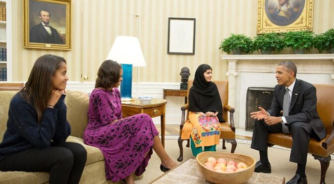 Obama ve eşi Pakistanlı kız Malala&#039;yı Beyaz Saray&#039;da ağırladı