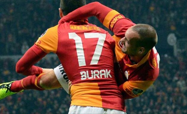 Sneijder Burak Yılmaz&#039;la kavga etti mi