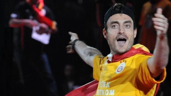 Galatasaray&#039;ın yıldızı ülkesine gitti