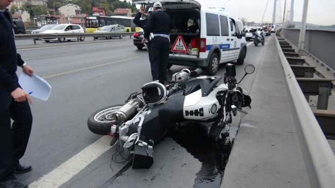 Motosikletli polis Boğaziçi Köprüsü&#039;nde şehit oldu