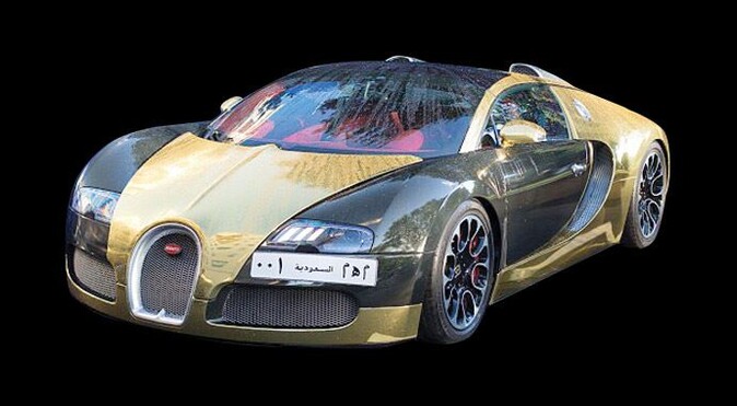 Altın renkli Bugatti Veyron