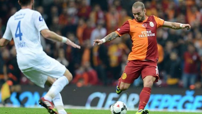 Sneijder Chelsea iddialarına cevap verdi