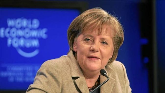 Merkel&#039;den Türkiye ile müzakerelerde yeni başlık için yeşil ışık