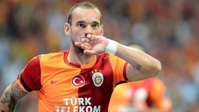 Sneijder&#039;den bomba açıklama, Galatasaray&#039;dan gidiyor mu