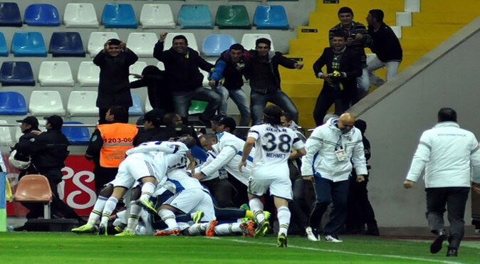 Kayseri Erciyesspor Fenerbahçe maçında saha koltuk atan yakalandı