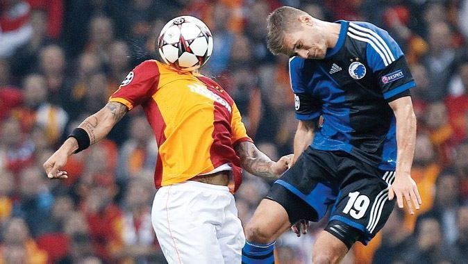 Cimbom&#039;da Lale Devri, Sneijder Mancini ile parladı